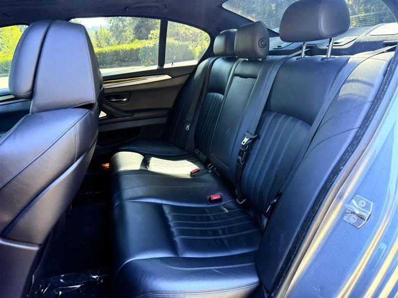 BMW M5 Sedan 2013