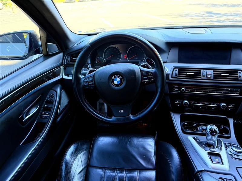 BMW M5 Sedan 2013