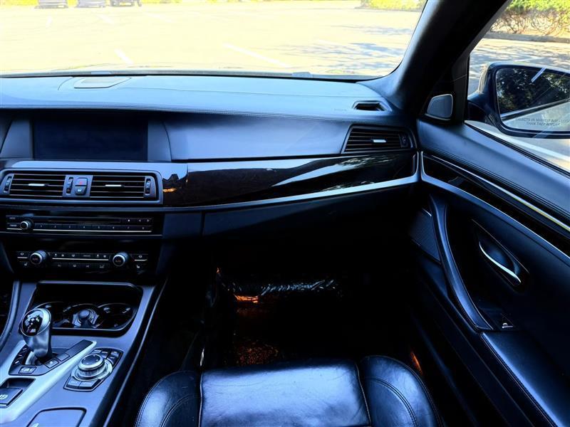 BMW M5 Sedan 2013