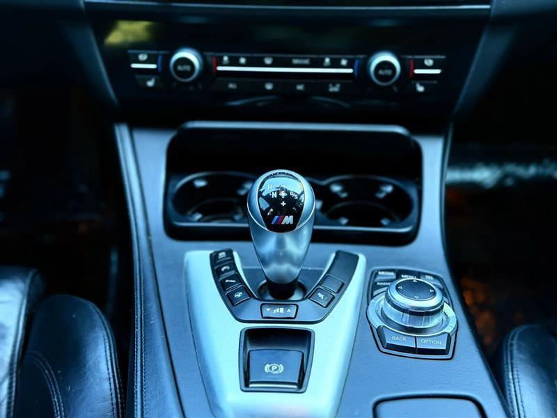 BMW M5 Sedan 2013