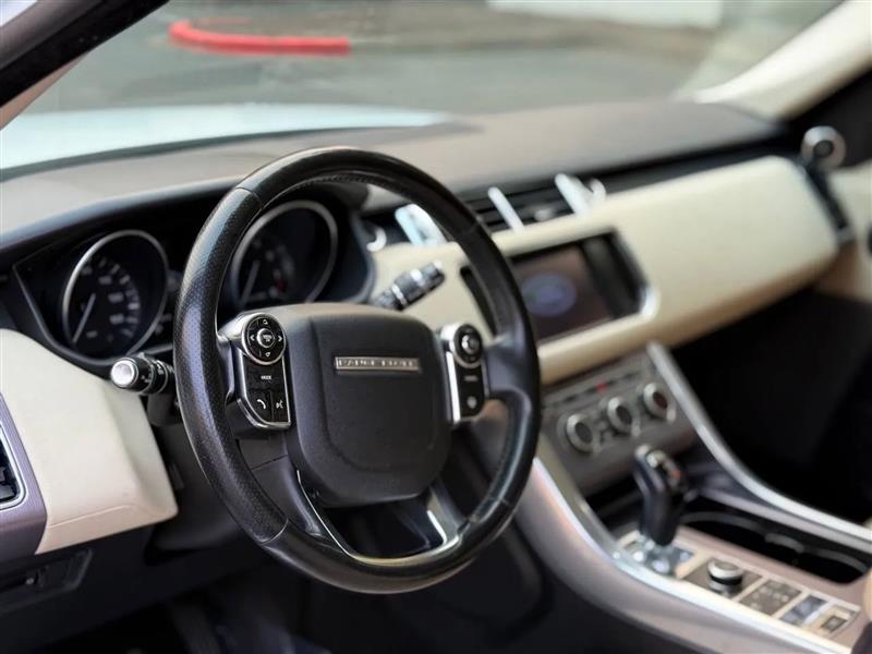 Land Rover Range Rover Sport 3.0L V6 Supercharged SE 2014 Land Rover Range Rover Sport 3.0L V6 Supercharged SE 2014