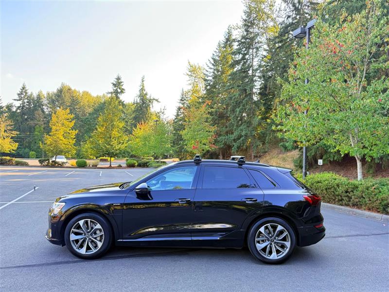 Audi E-Tron Premium Plus quattro 2021 Audi E-Tron Premium Plus quattro 2021