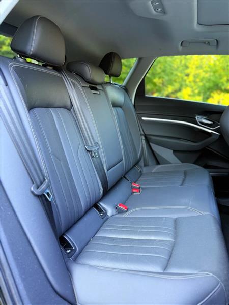 Audi E-Tron Premium Plus quattro 2021 Audi E-Tron Premium Plus quattro 2021