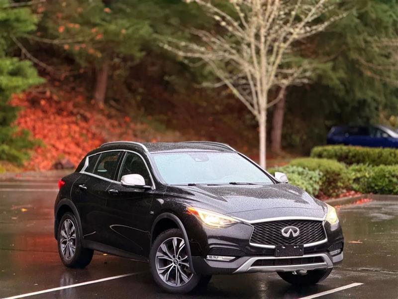 2017 Infiniti QX30 Premium AWD