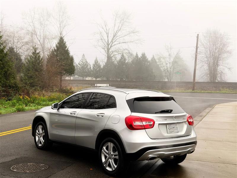 Mercedes-Benz GLA-Class GLA250 4MATIC 2017