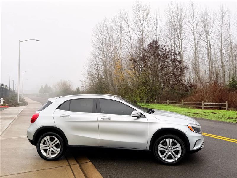 Mercedes-Benz GLA-Class GLA250 4MATIC 2017