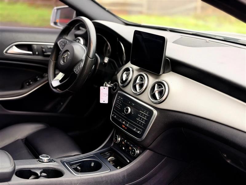 Mercedes-Benz GLA-Class GLA250 4MATIC 2017