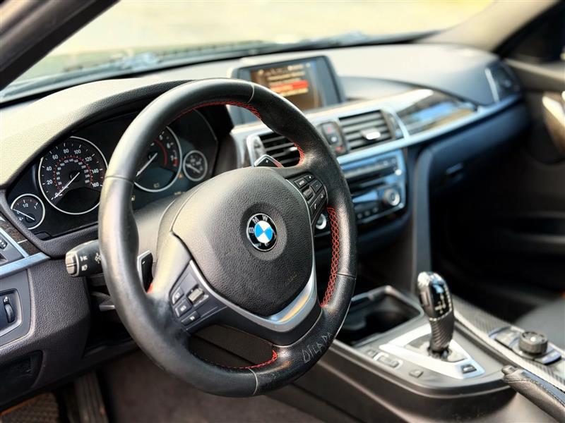 BMW 3-Series 330e 2016