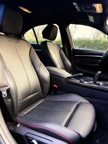 BMW 3-Series 330e 2016