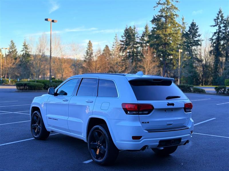 Jeep Grand Cherokee Laredo 4WD 2015