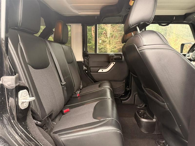 Jeep Wrangler Unlimited Sahara 4WD 2015