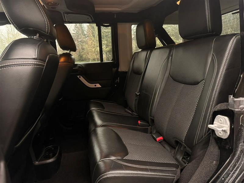 Jeep Wrangler Unlimited Sahara 4WD 2015