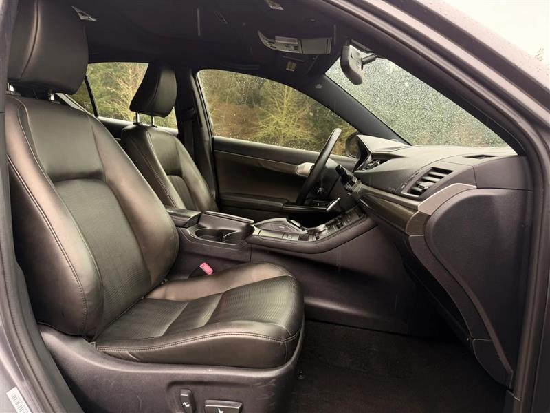 Lexus CT 200h Base 2013