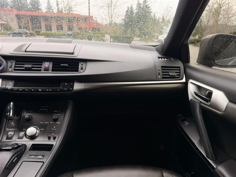 Lexus CT 200h Base 2013