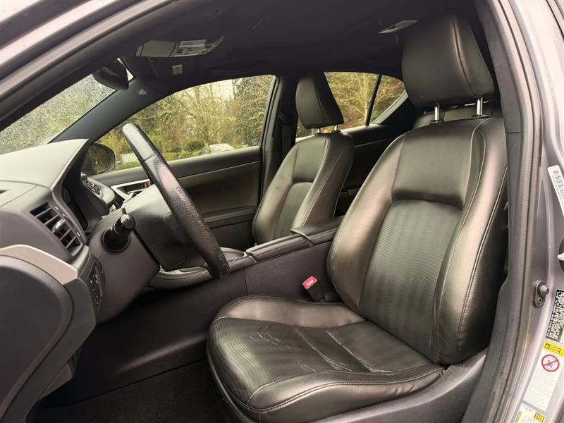 Lexus CT 200h Base 2013