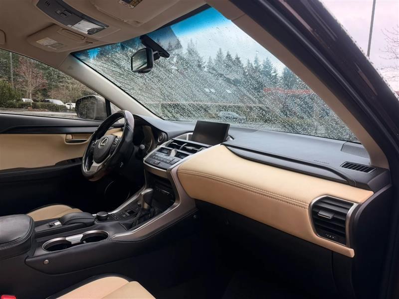 Lexus NX 200t FWD 2017