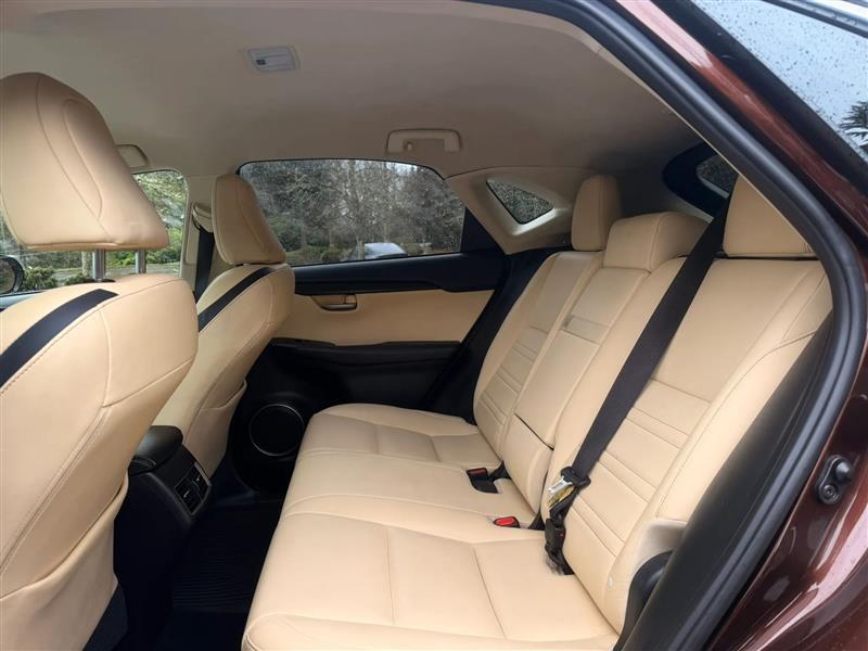 Lexus NX 200t FWD 2017