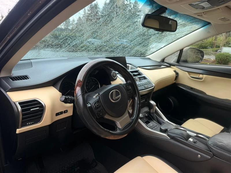 Lexus NX 200t FWD 2017