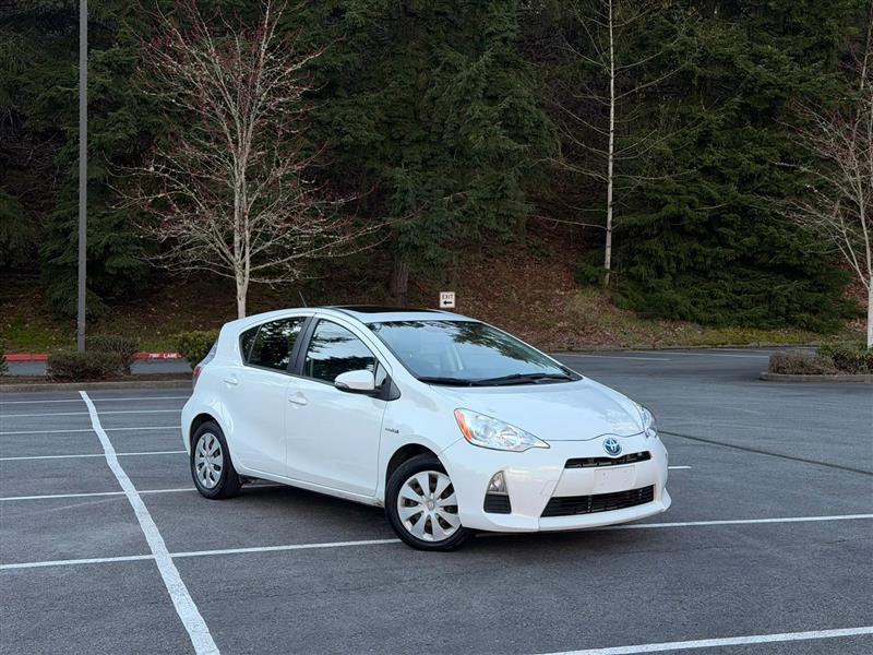 Toyota Prius c Three 2013
