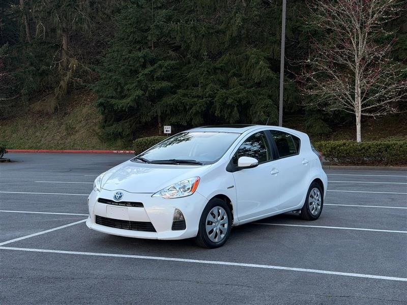 Toyota Prius c Three 2013