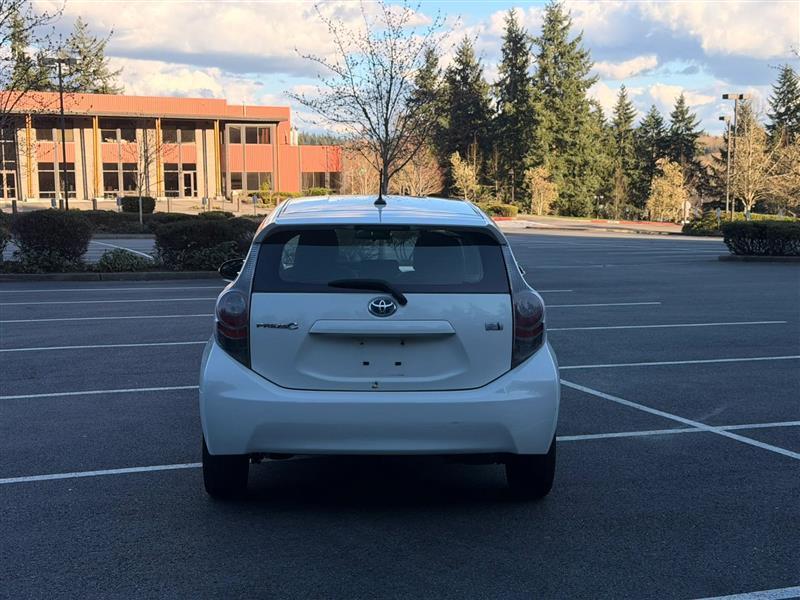 Toyota Prius c Three 2013