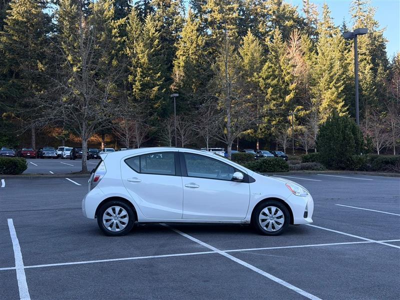 Toyota Prius c Three 2013