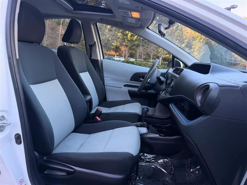 Toyota Prius c Three 2013