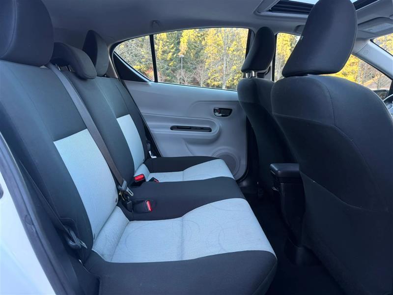 Toyota Prius c Three 2013