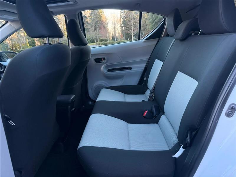 Toyota Prius c Three 2013