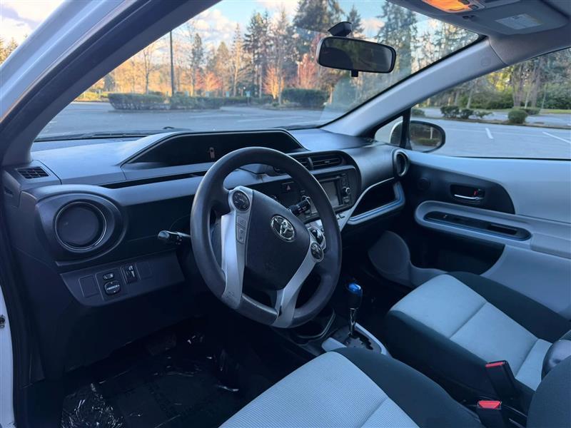 Toyota Prius c Three 2013