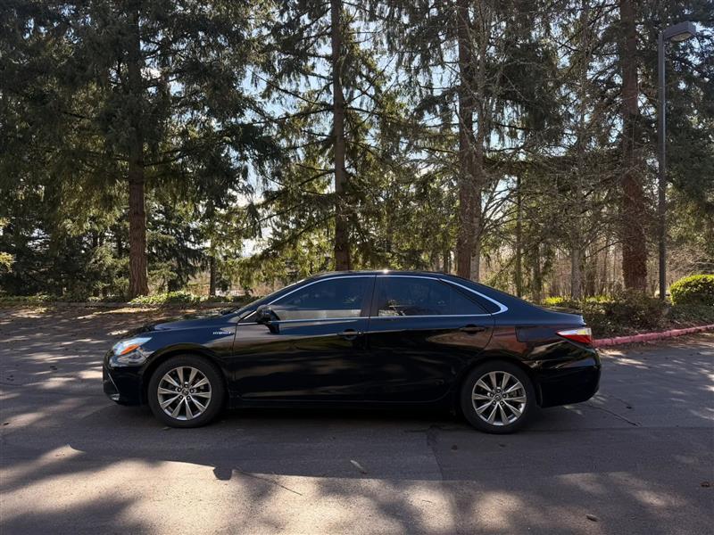 Toyota Camry Hybrid XLE 2015