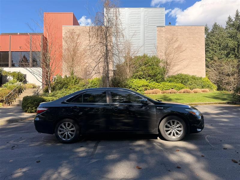 Toyota Camry Hybrid XLE 2015