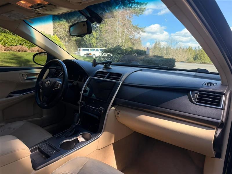 Toyota Camry Hybrid XLE 2015