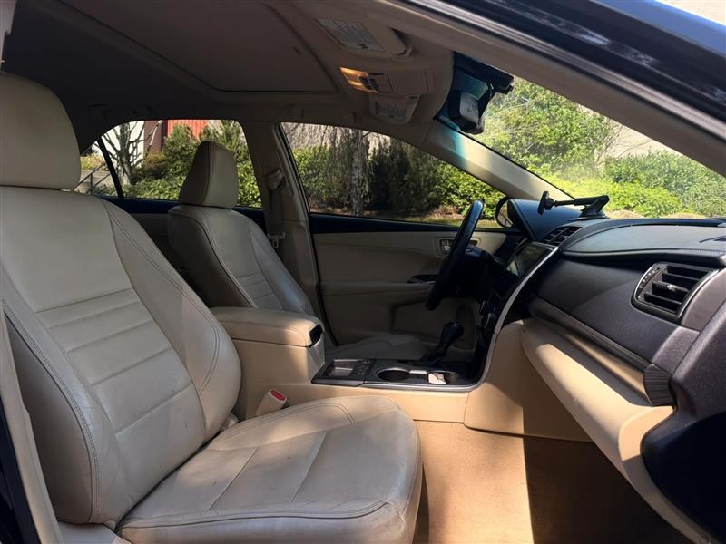 Toyota Camry Hybrid XLE 2015