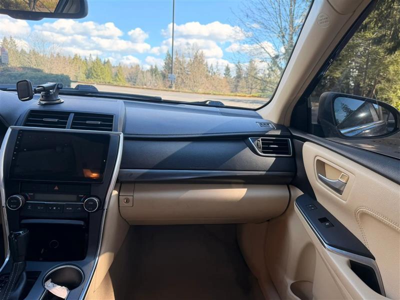 Toyota Camry Hybrid XLE 2015