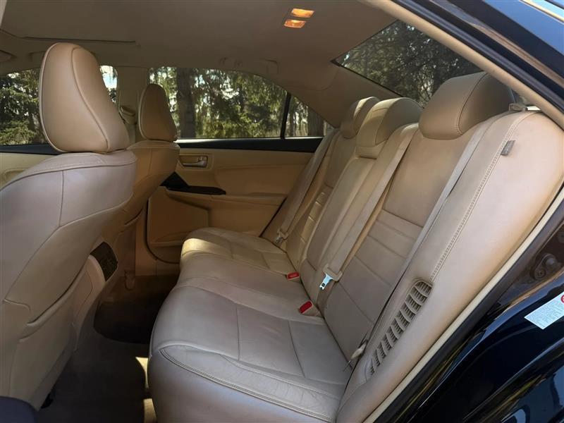 Toyota Camry Hybrid XLE 2015