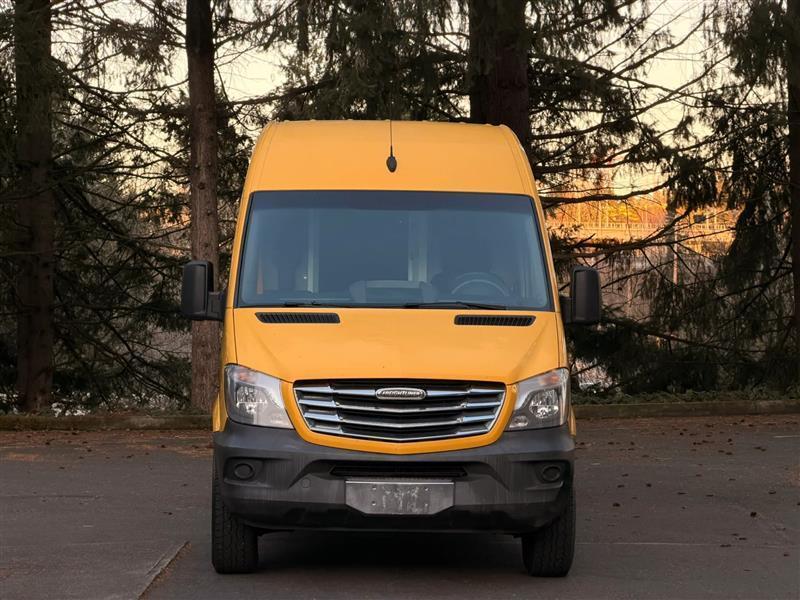 Mercedes-Benz Sprinter 2500 High Roof 170-in. WB 2014