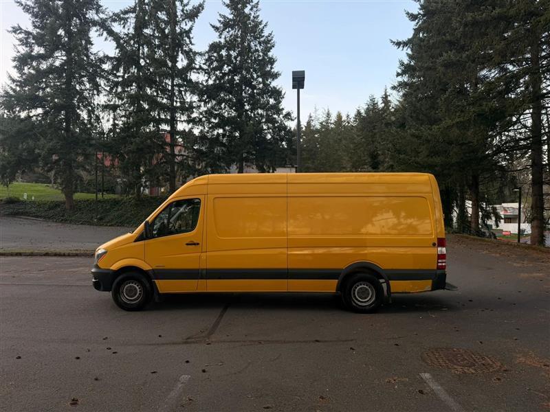 Mercedes-Benz Sprinter 2500 High Roof 170-in. WB 2014