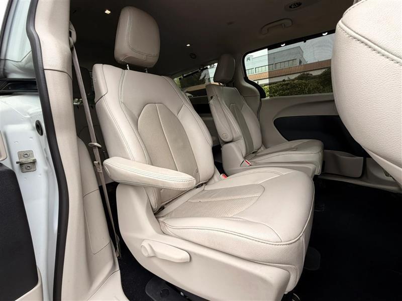 Chrysler Pacifica Hybrid Touring L 2020