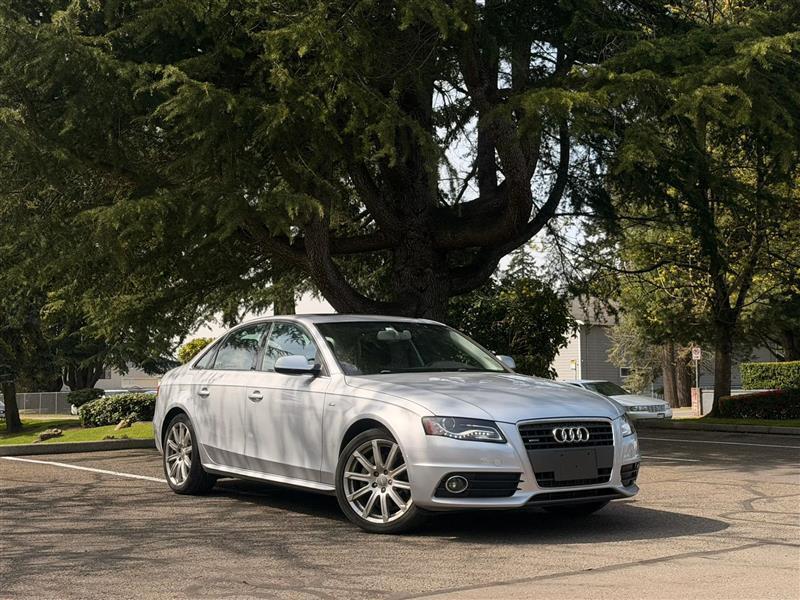 Audi A4 2.0T Sedan quattro Tiptronic 2012
