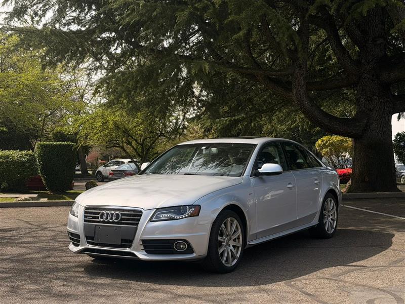 Audi A4 2.0T Sedan quattro Tiptronic 2012