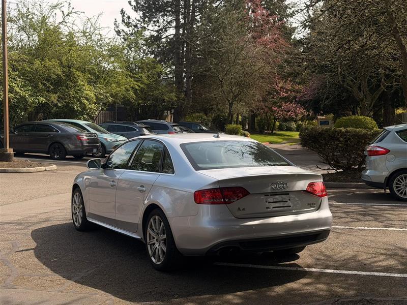 Audi A4 2.0T Sedan quattro Tiptronic 2012