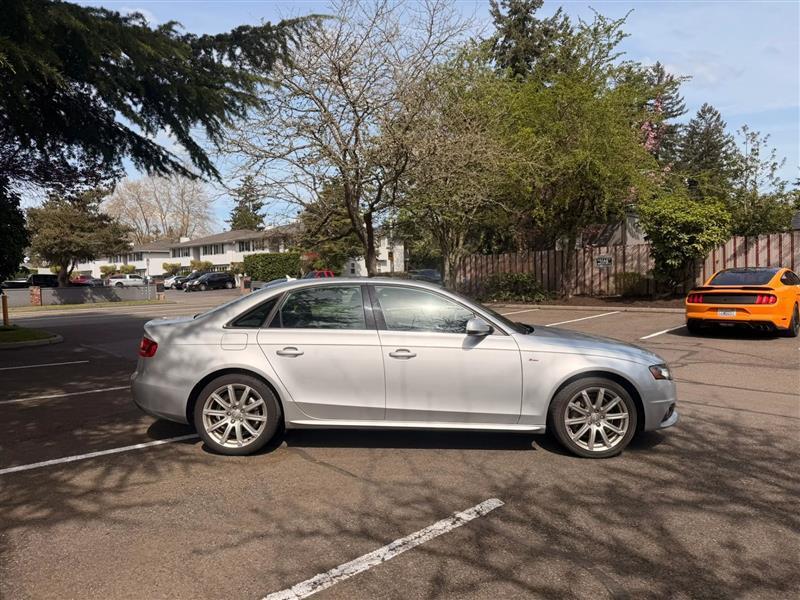 Audi A4 2.0T Sedan quattro Tiptronic 2012