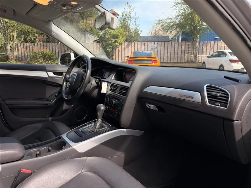 Audi A4 2.0T Sedan quattro Tiptronic 2012