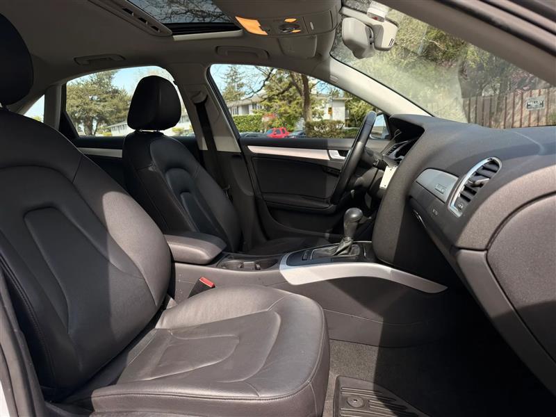 Audi A4 2.0T Sedan quattro Tiptronic 2012
