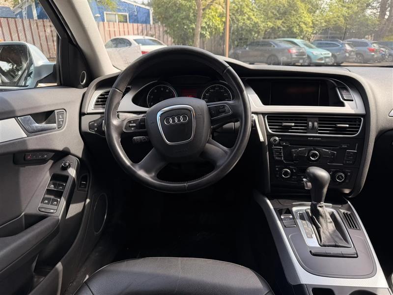 Audi A4 2.0T Sedan quattro Tiptronic 2012