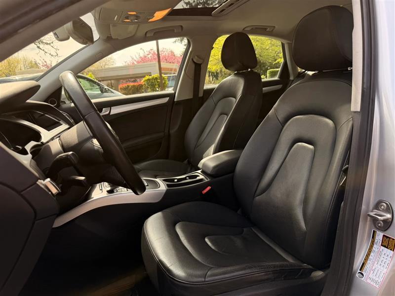Audi A4 2.0T Sedan quattro Tiptronic 2012