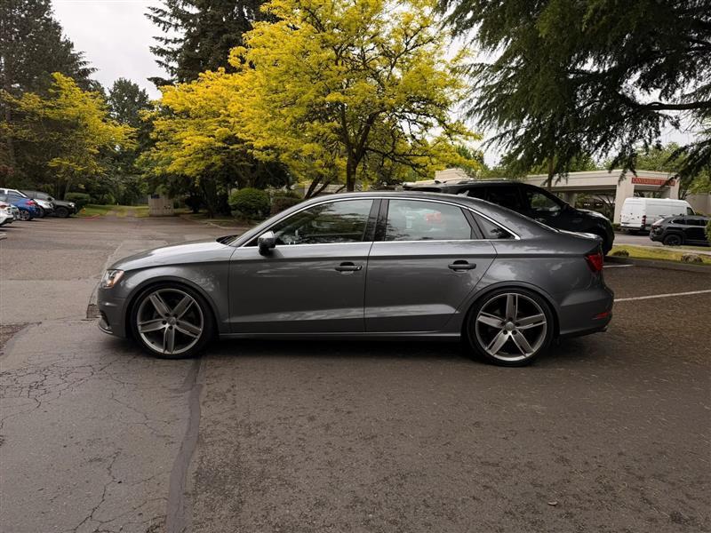 Audi A3 2.0T Premium Sedan quattro S tronic 2015