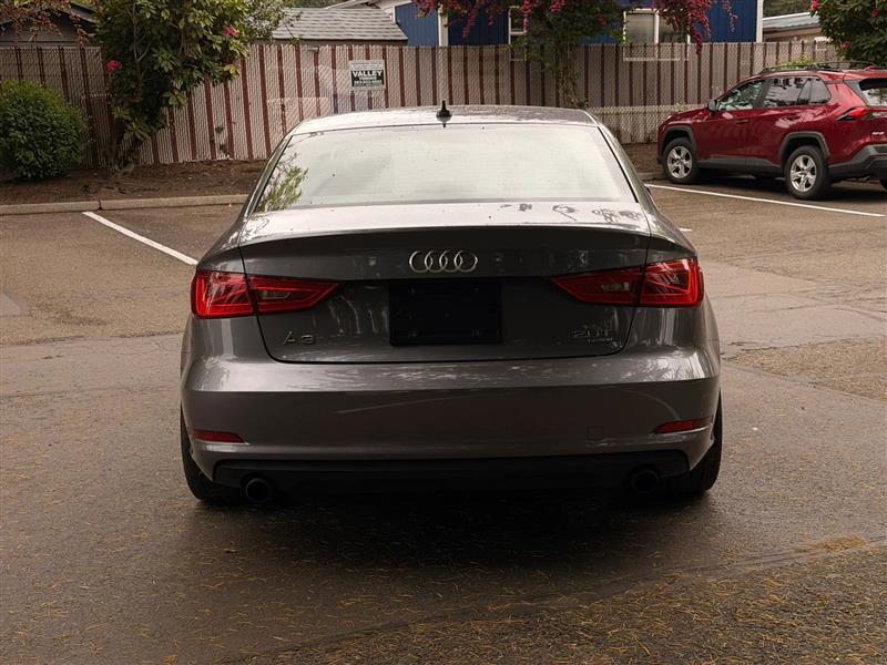 Audi A3 2.0T Premium Sedan quattro S tronic 2015