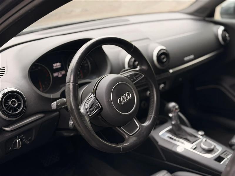 Audi A3 2.0T Premium Sedan quattro S tronic 2015